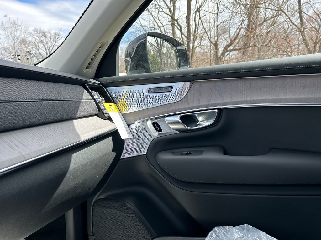 New 2026 Volvo XC90 T8 Ultra w/ Protection Package Premier AWD/4WD image 20