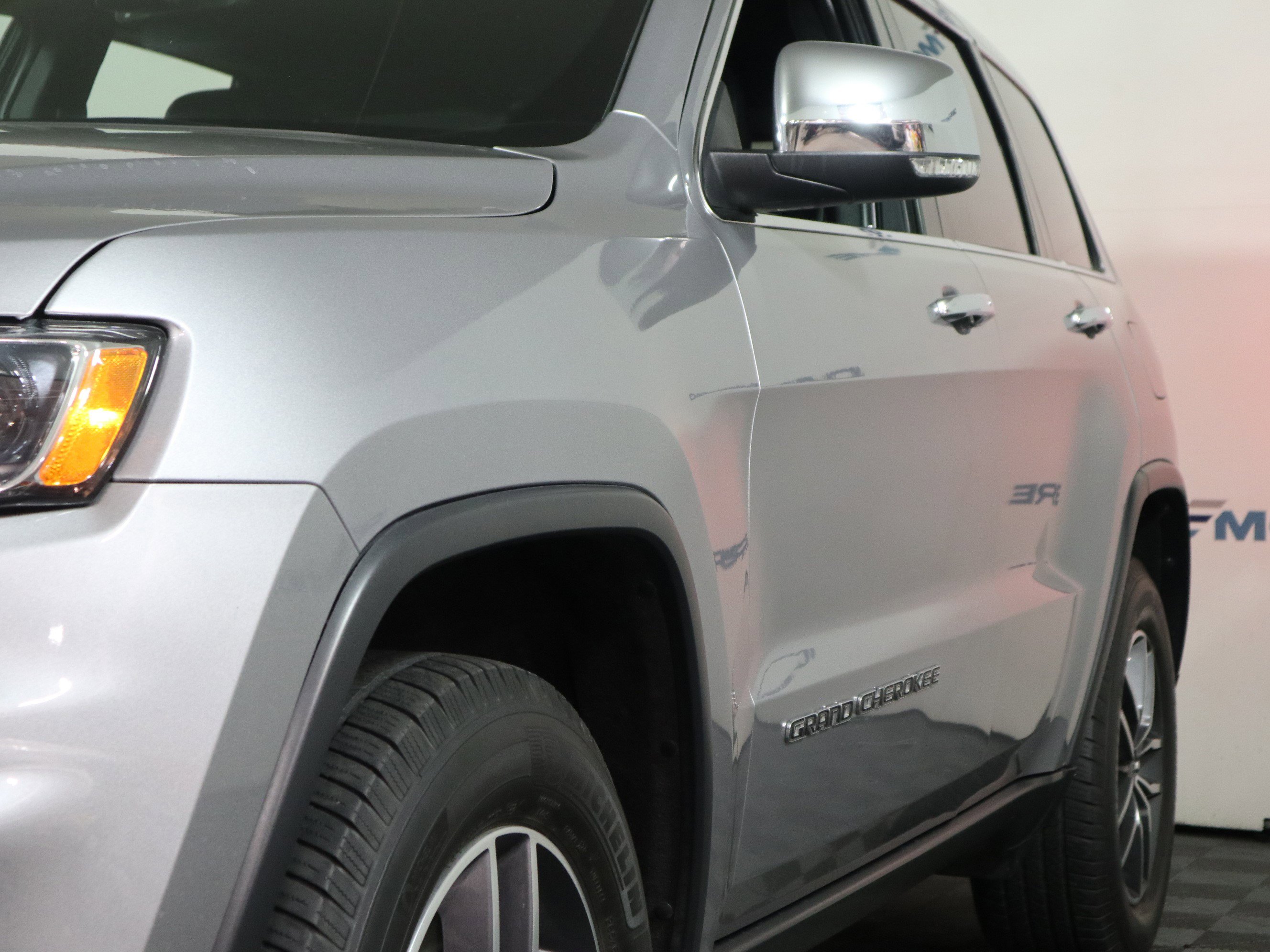 Used 2019 Jeep Grand Cherokee Limited w/ Trailer Tow Group IV AWD/4WD image 11