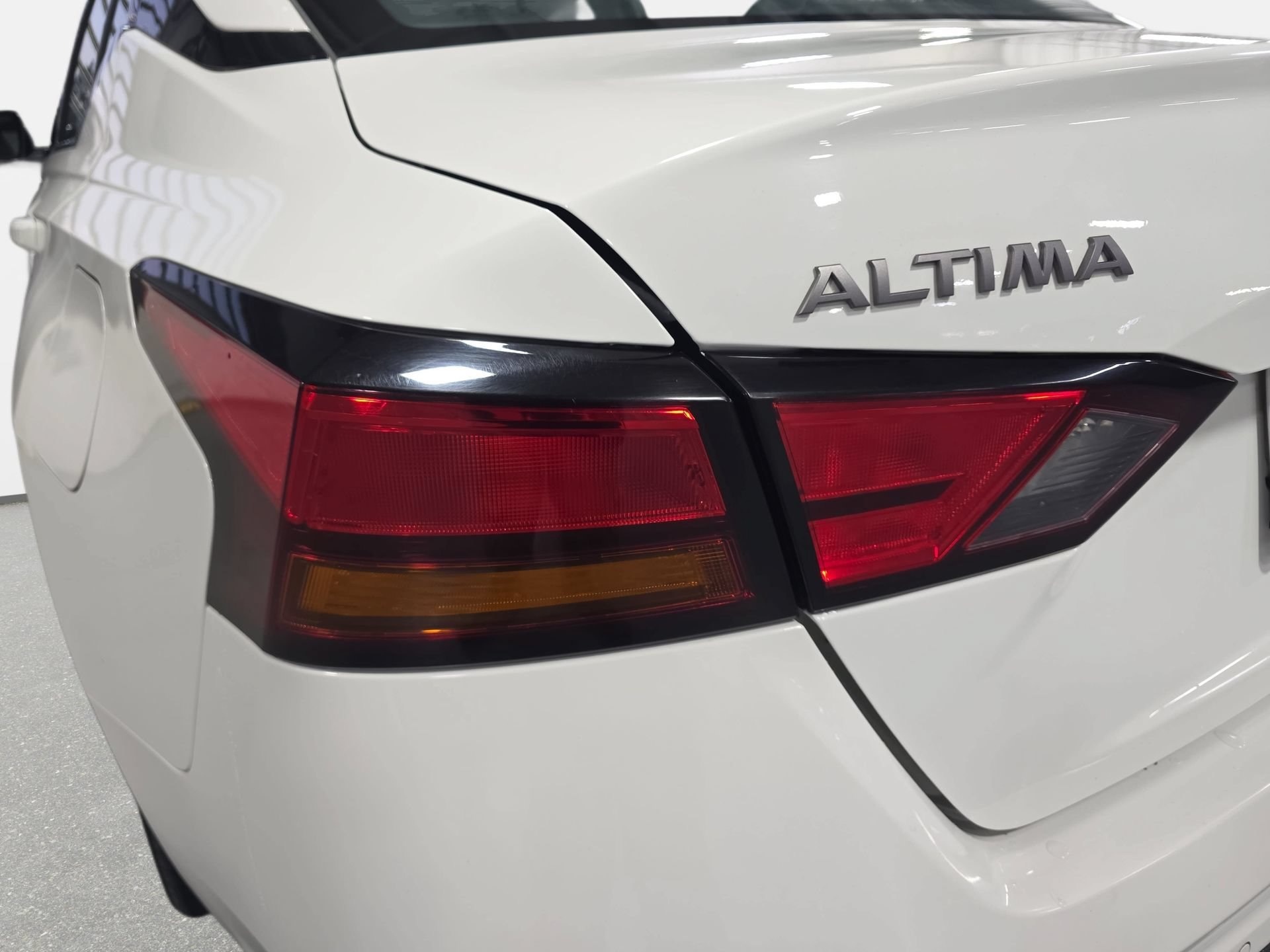 Used 2024 Nissan Altima 2.5 SR FWD image 31