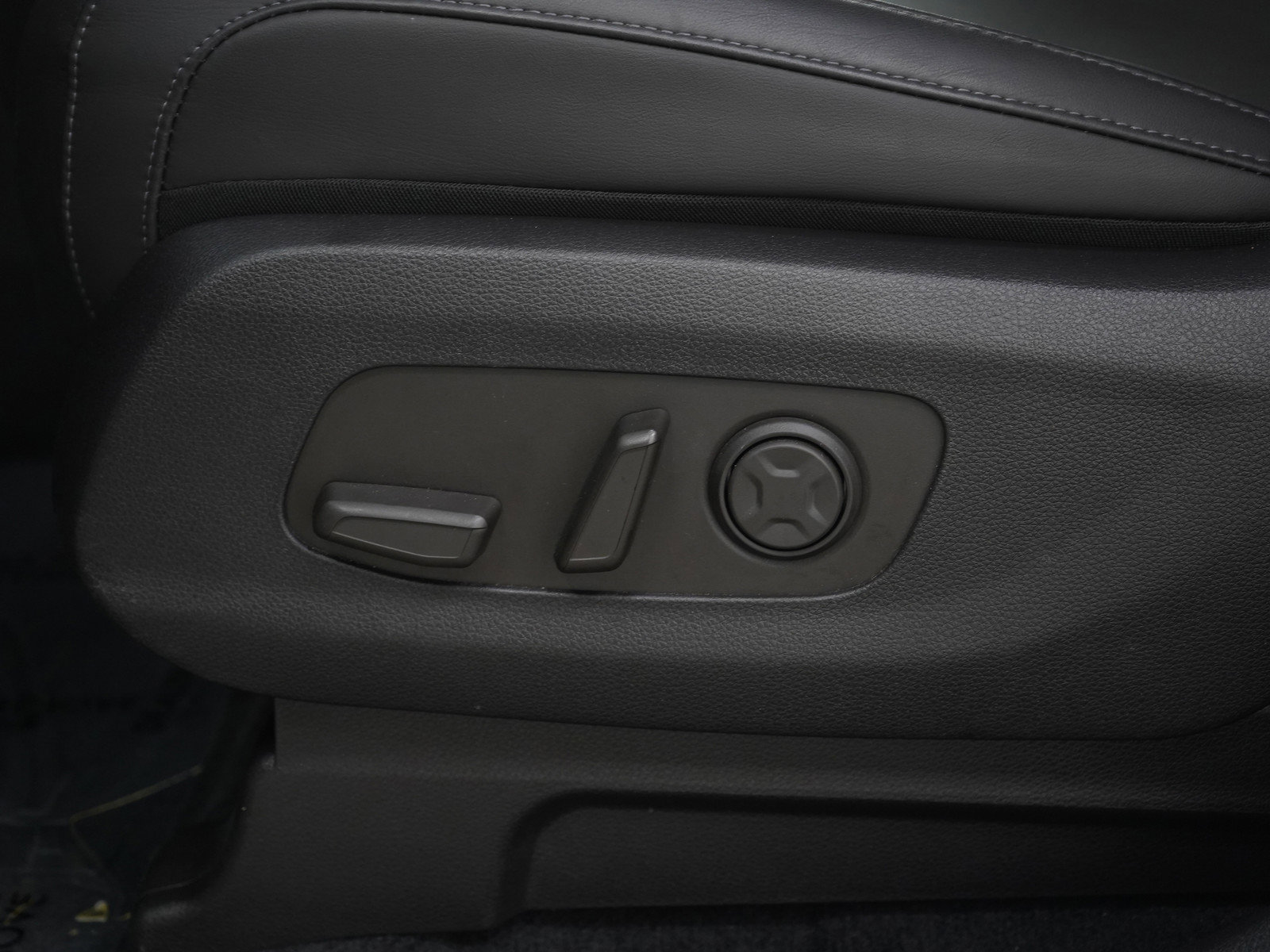 Used 2026 Kia Carnival LXS FWD image 30