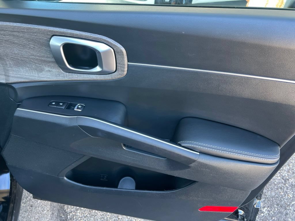 Certified 2023 Kia Sorento EX w/ Panoramic Sunroof Package FWD image 25