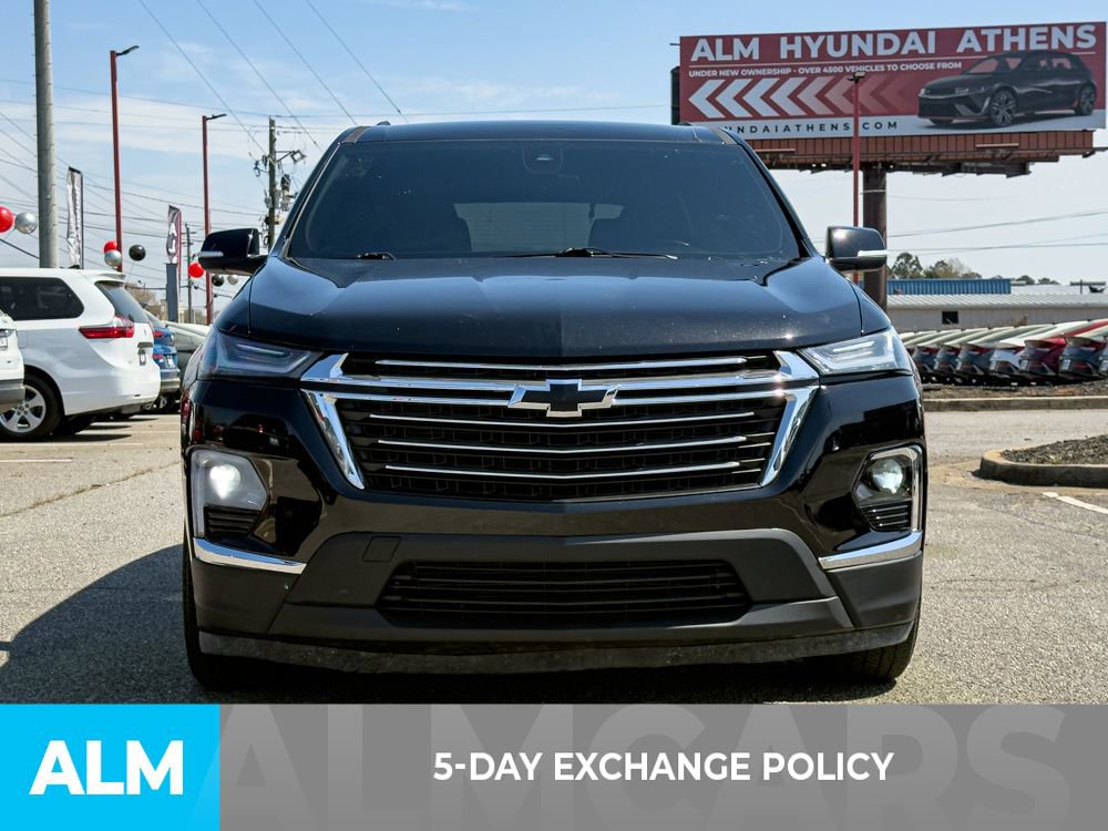 Used 2023 Chevrolet Traverse LT image 3