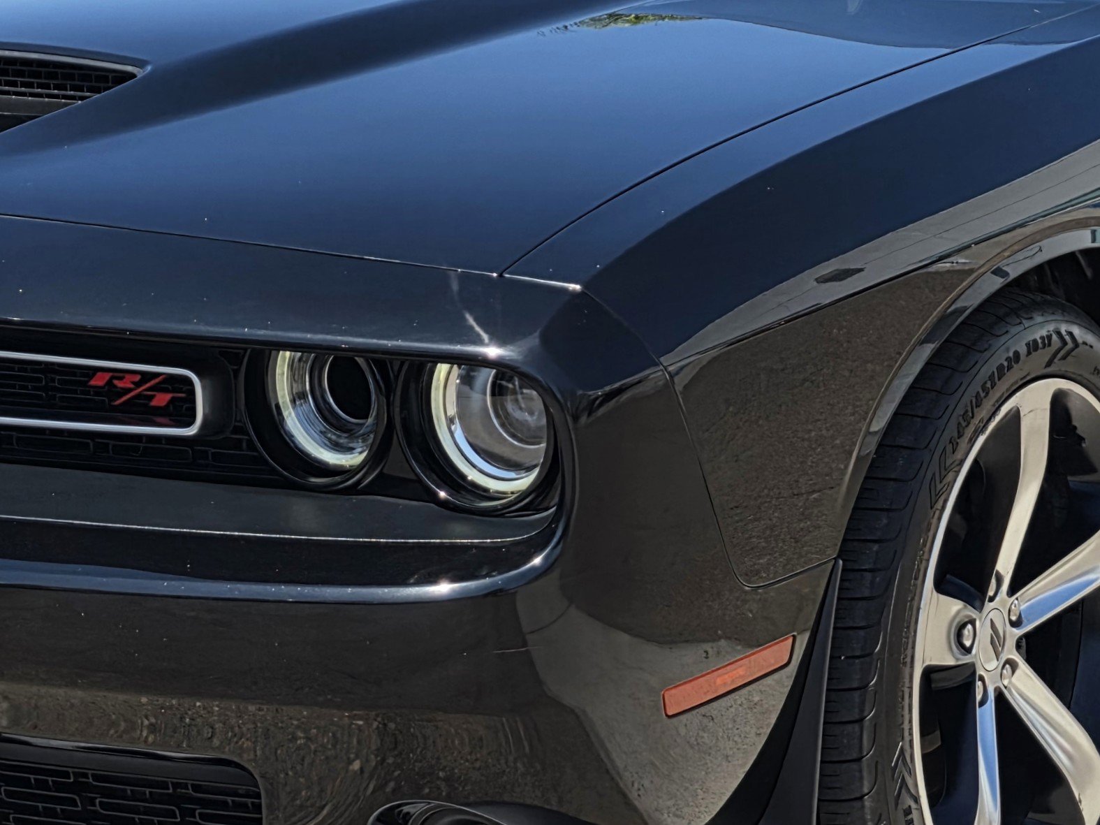Used 2019 Dodge Challenger R/T w/ Driver Convenience Group RWD image 8