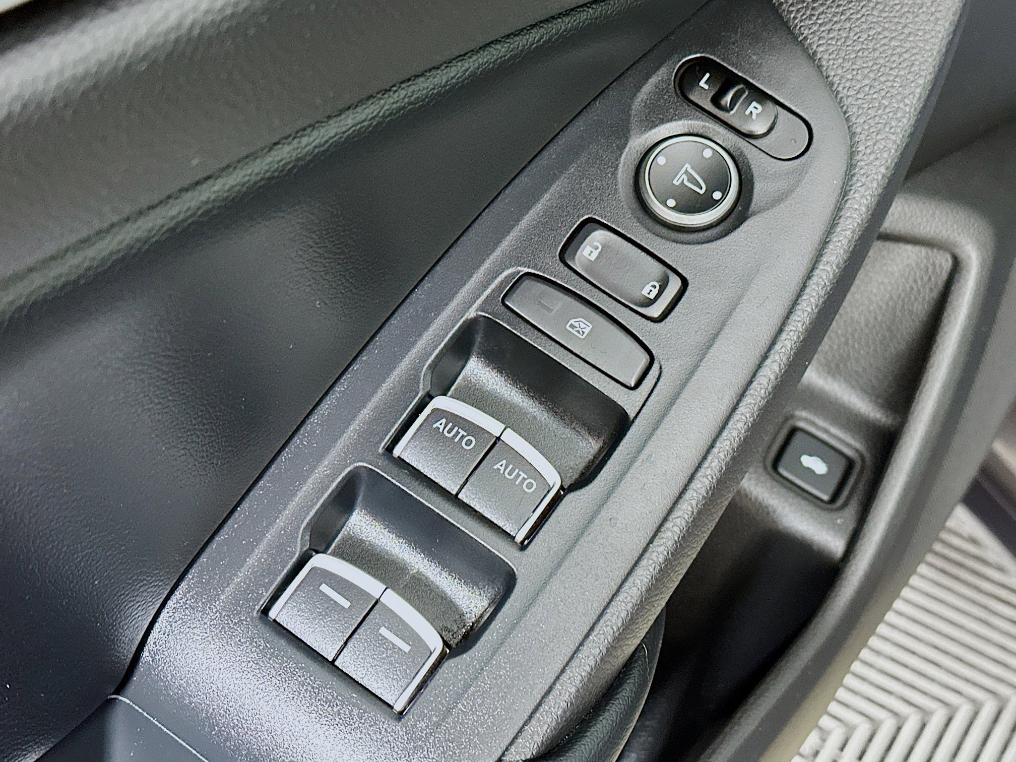 Used 2018 Honda Accord LX image 17