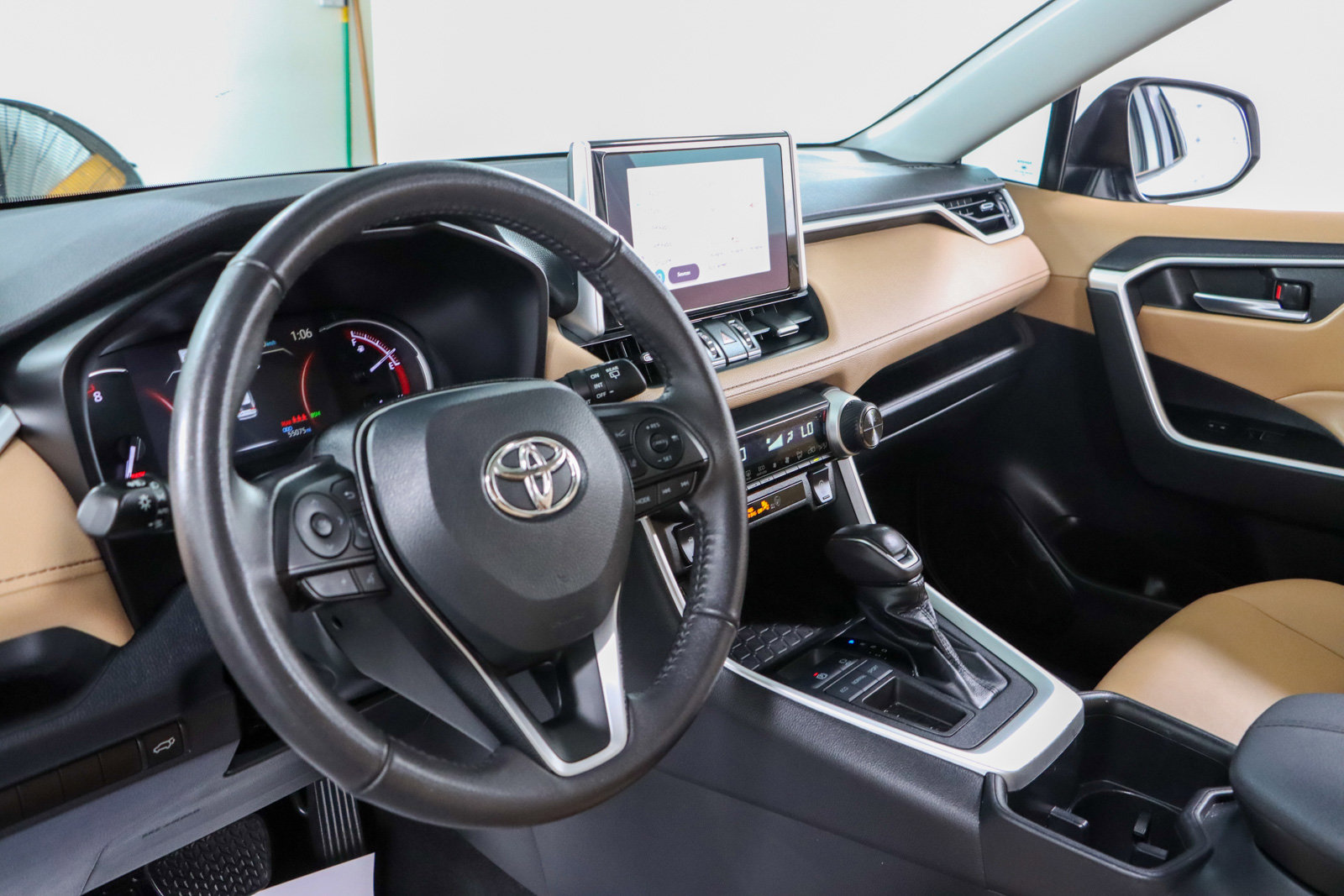Used 2023 Toyota RAV4 XLE Premium FWD image 23