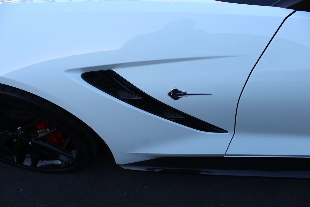 Used 2018 Chevrolet Corvette Stingray Coupe w/ 1LT RWD image 13