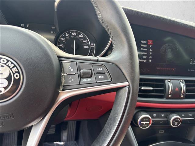 Used 2018 Alfa Romeo Giulia AWD image 19