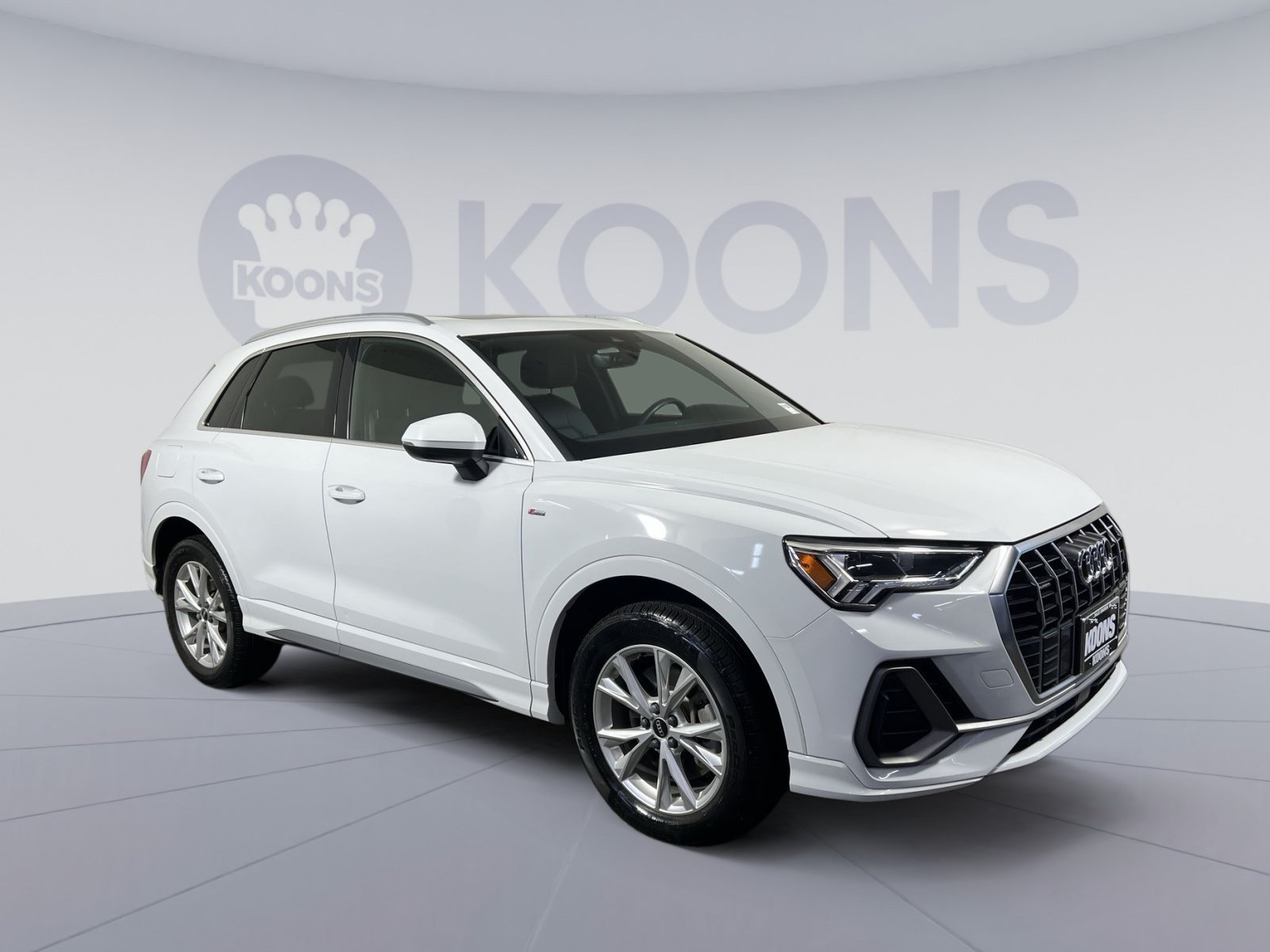 Used 2023 Audi Q3 2.0T Premium Plus AWD/4WD image 2