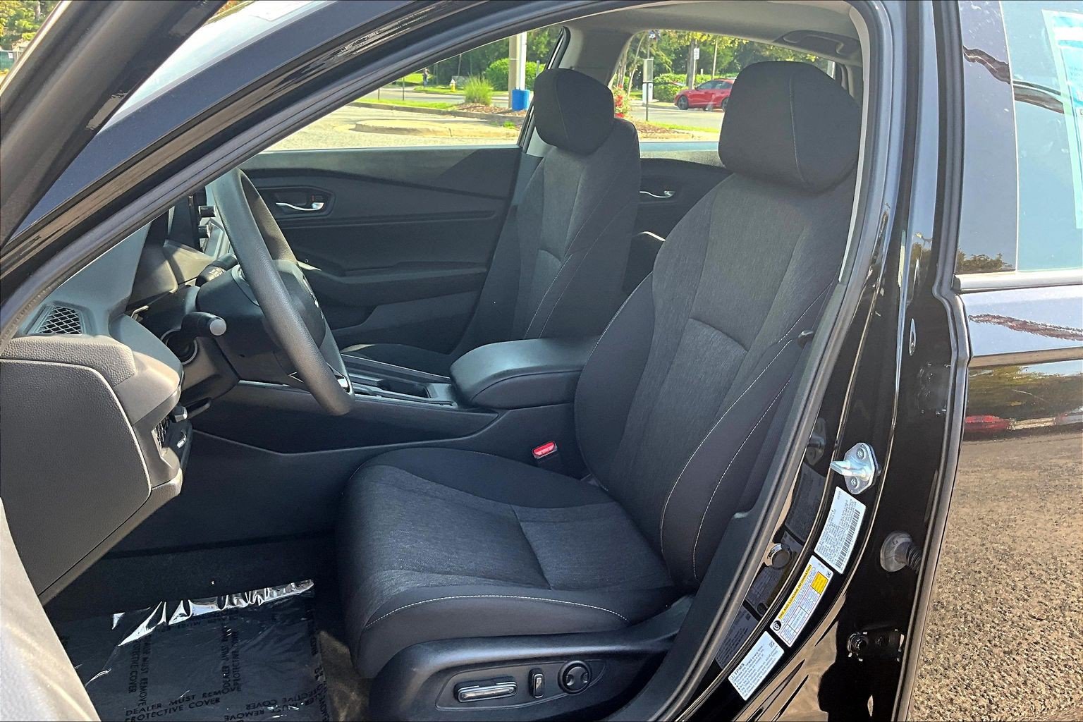 Used 2023 Honda Accord EX image 25