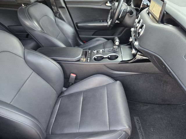 Used 2023 Kia Stinger GT-Line w/ Sun & Sound Package RWD image 13