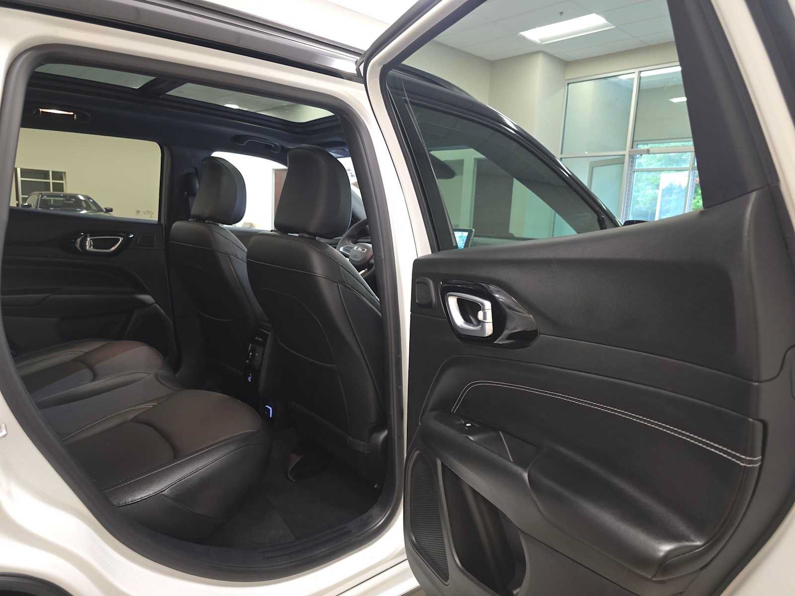Used 2024 Jeep Compass Limited w/ Driver Assist Group I AWD/4WD image 26