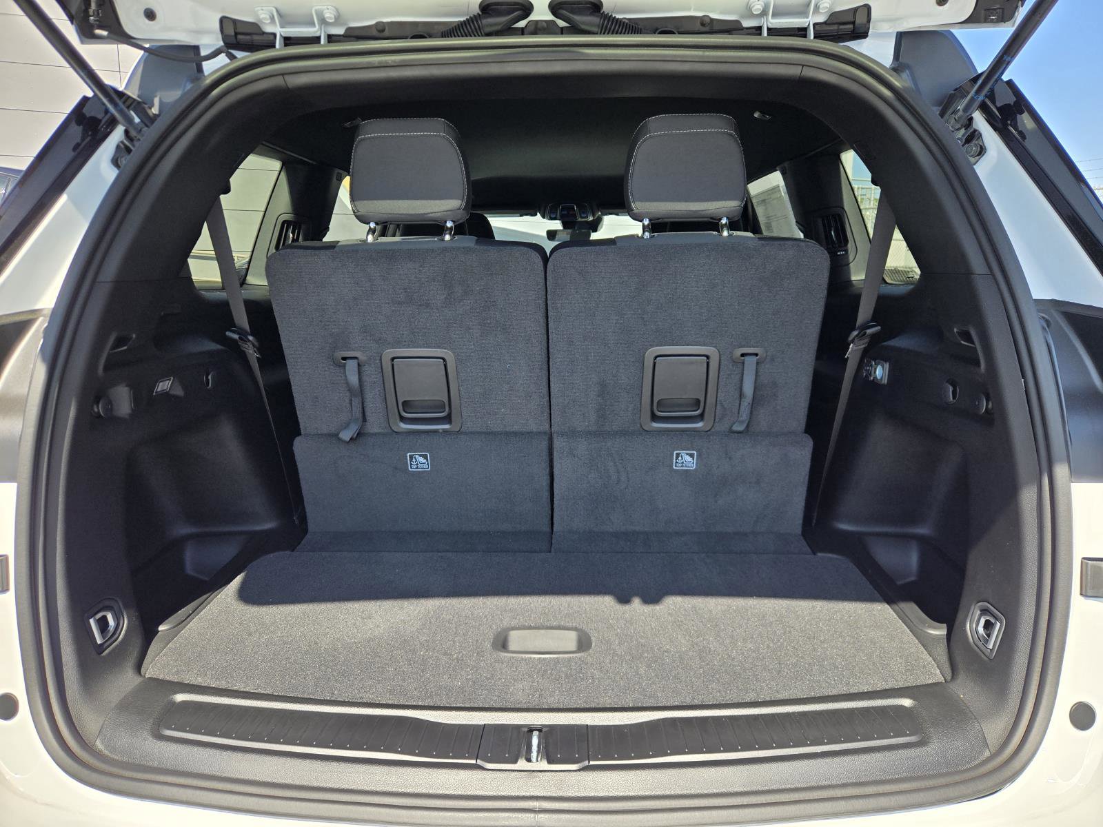 New 2026 Jeep Grand Cherokee L Laredo RWD image 29