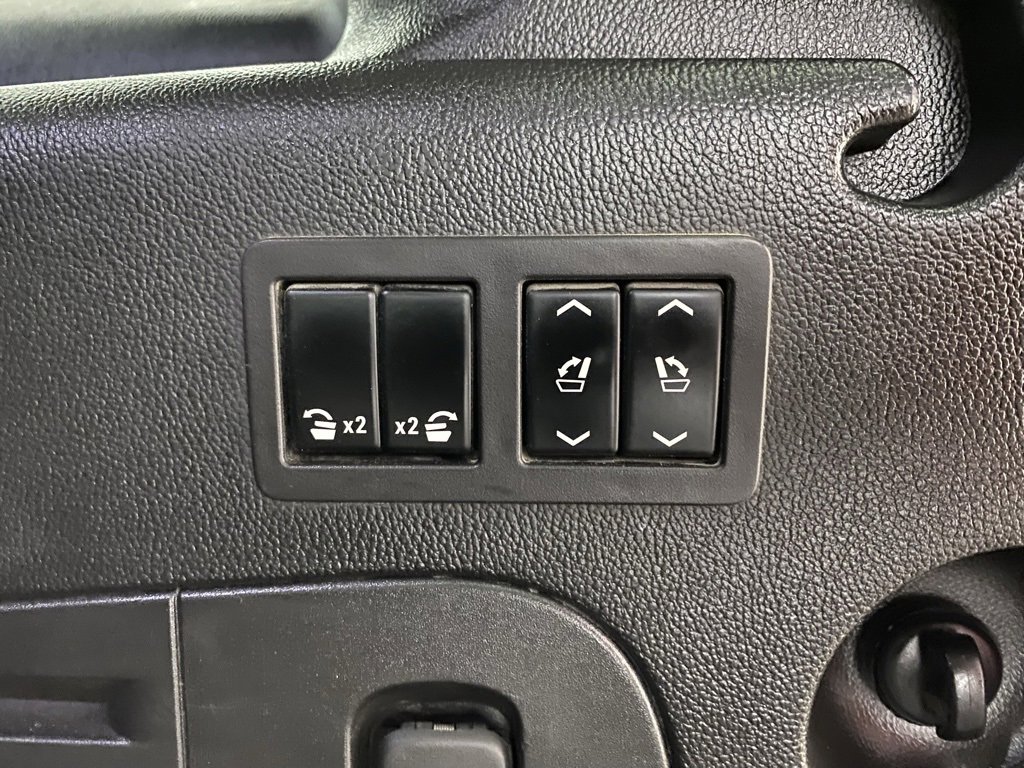 Used 2019 Chevrolet Suburban Premier image 11