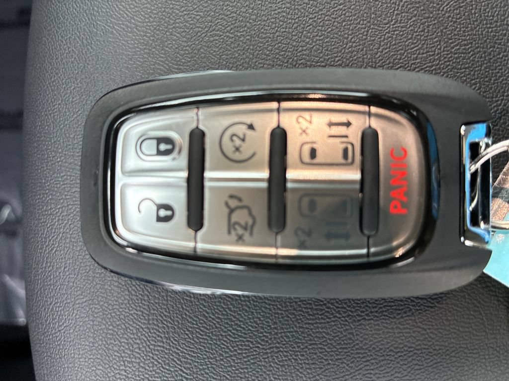 New 2026 Chrysler Pacifica Select w/ S Appearance Package FWD image 28