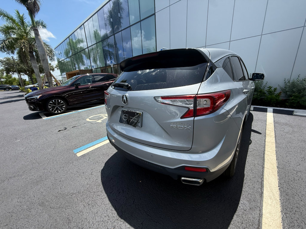 Used 2023 Acura RDX w/ Technology Package FWD image 7