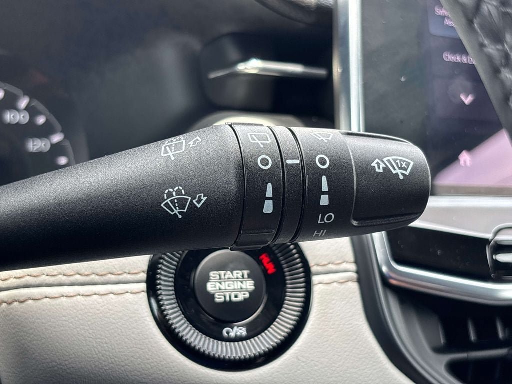Certified 2023 Jeep Compass Limited AWD/4WD image 27