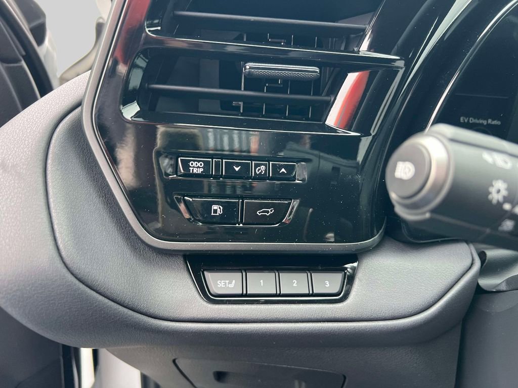 New 2026 Lexus TX 500h AWD image 18