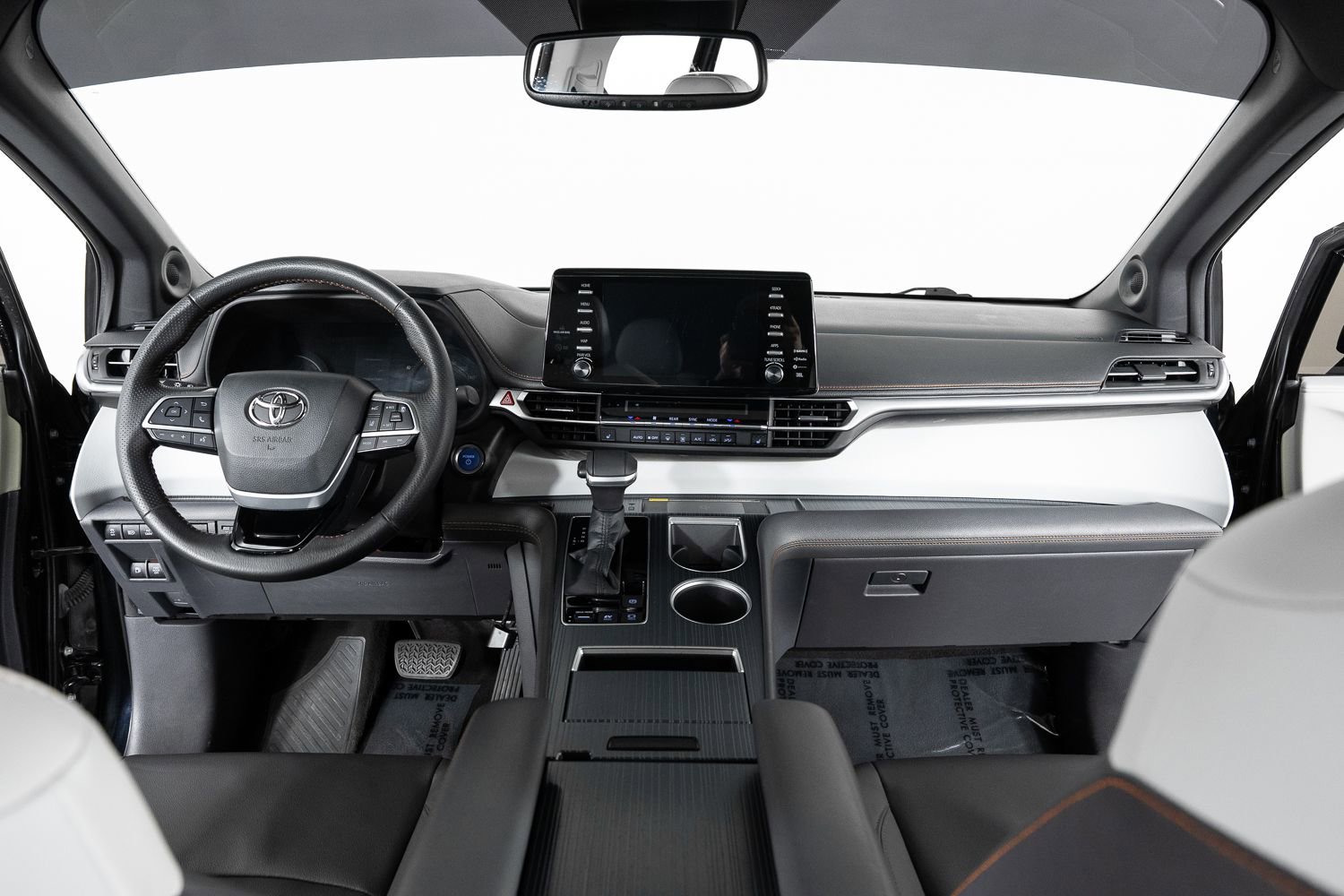 Used 2022 Toyota Sienna XSE w/ XSE Plus Package image 31