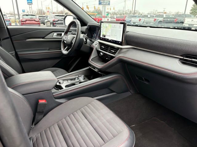 Used 2025 Ford Explorer ST-Line image 13