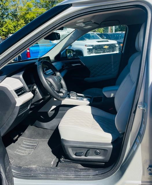 Used 2024 Mitsubishi Outlander SEL image 9
