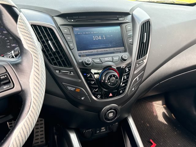 Used 2015 Hyundai Veloster Turbo FWD image 27