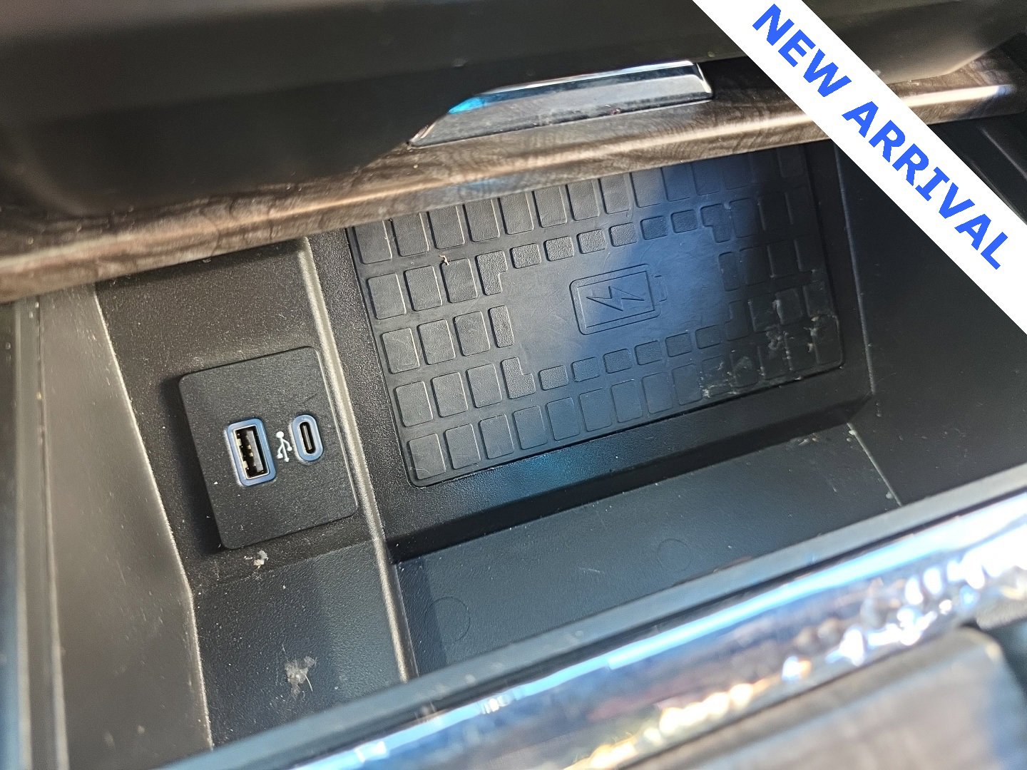 Used 2021 Ford Expedition Max Limited image 24