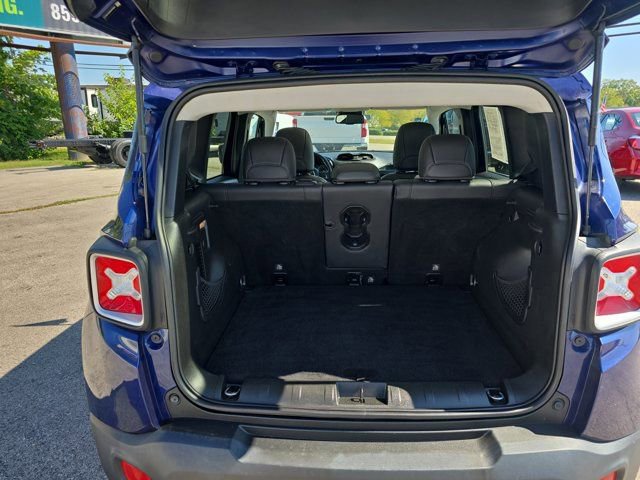 Used 2018 Jeep Renegade Limited w/ UConnect 8.4 Nav Group FWD image 13