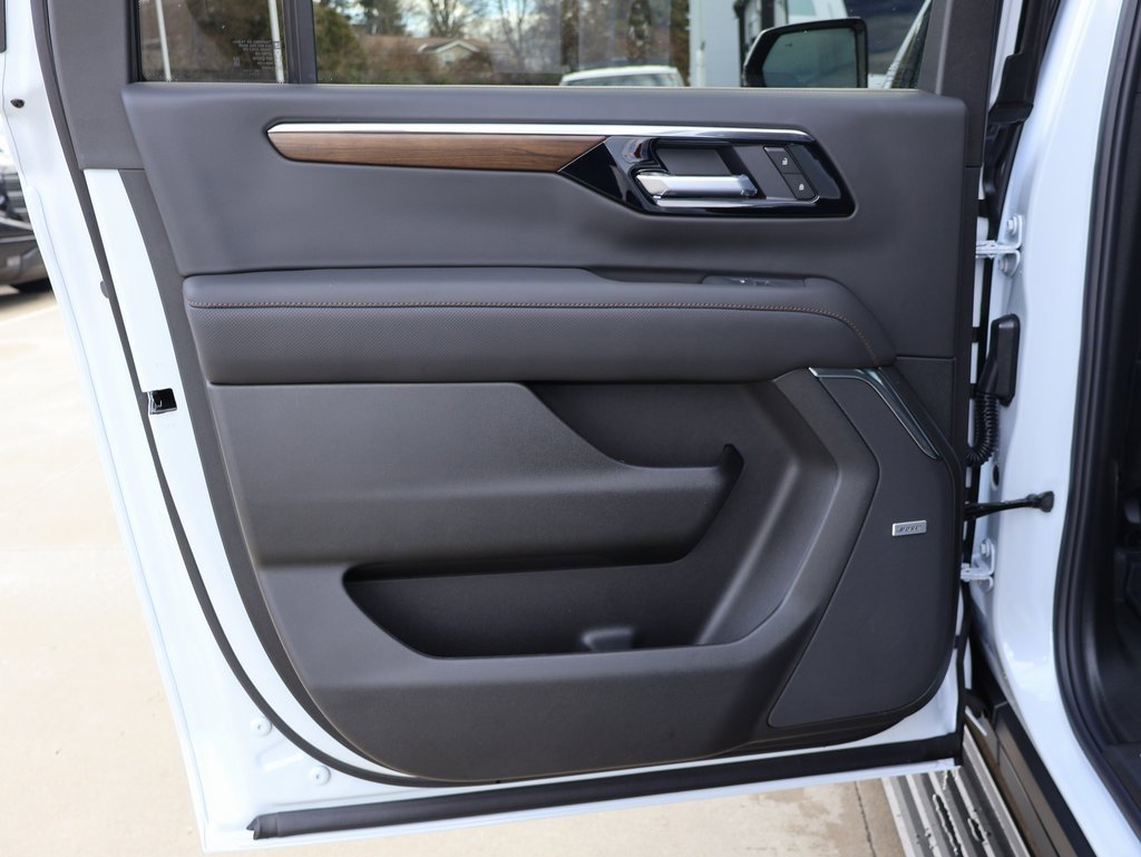 New 2026 Chevrolet Suburban High Country image 28