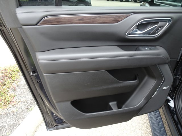 Used 2023 Chevrolet Suburban Z71 w/ Max Trailering Package image 17