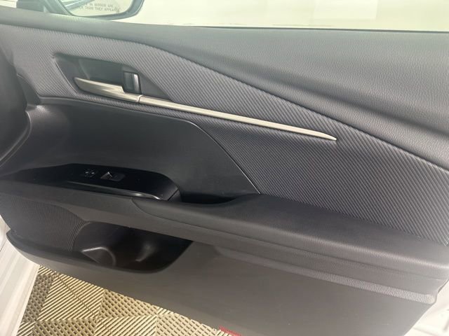Used 2025 Toyota Camry SE image 17