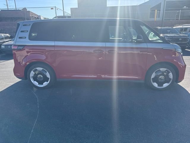 Used 2025 Volkswagen ID. Buzz Pro S Plus RWD image 4