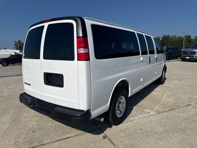 Used 2025 Chevrolet Express 3500 LS RWD image 5