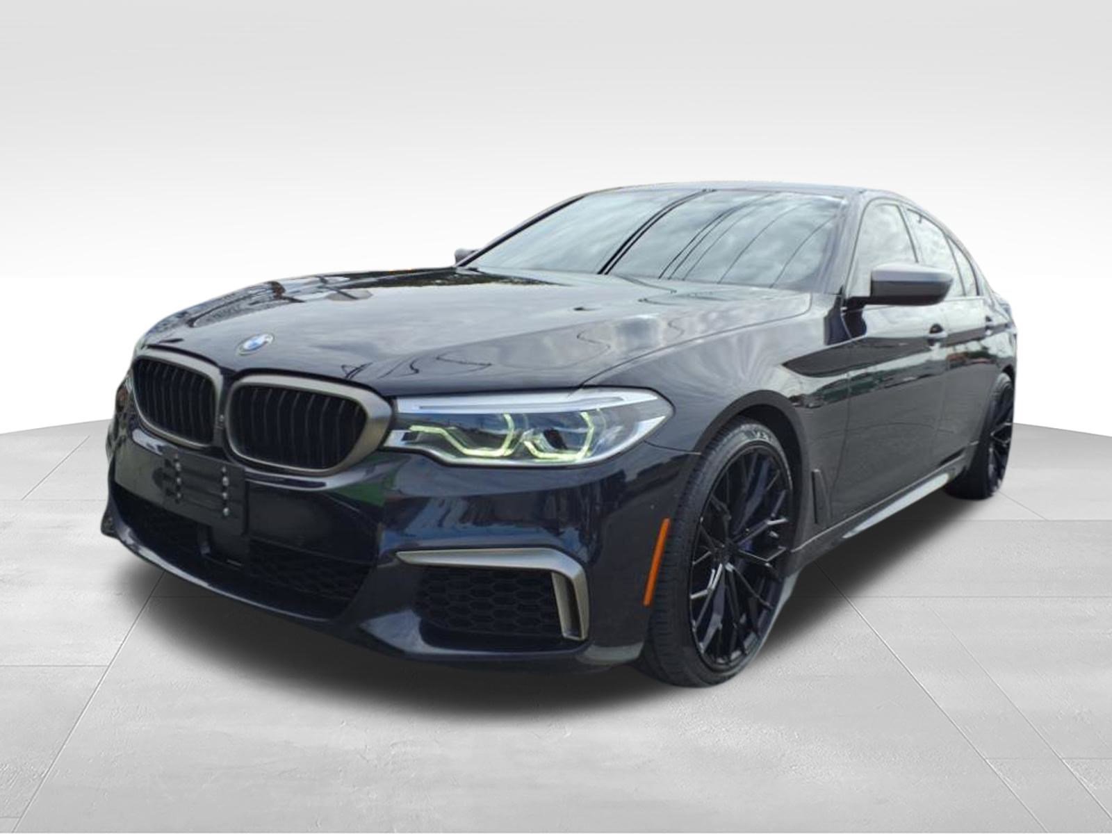 Used 2019 BMW M550i xDrive image 1