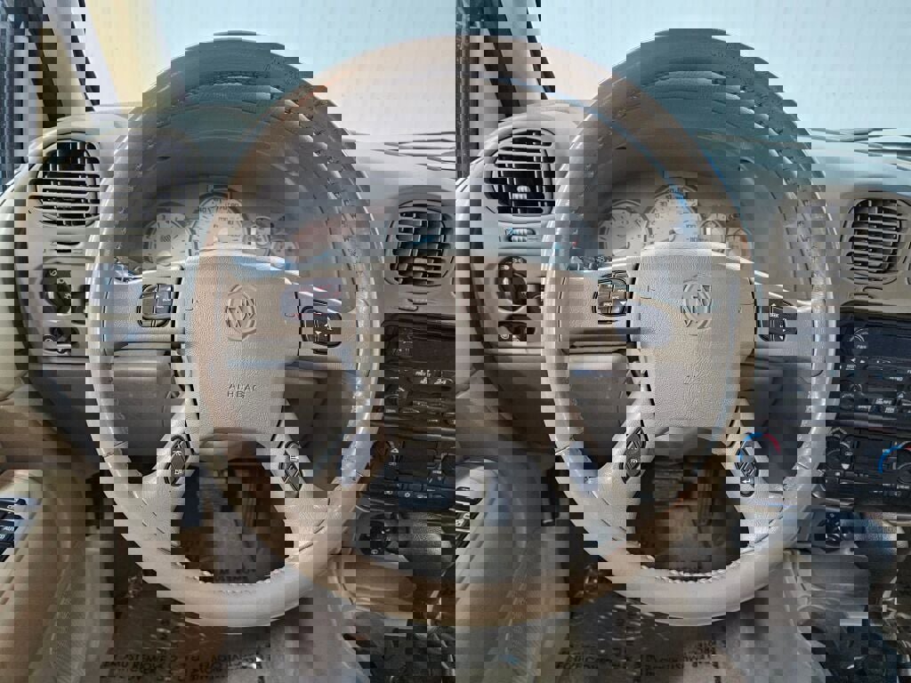 Used 2004 Buick Rainier CXL image 12