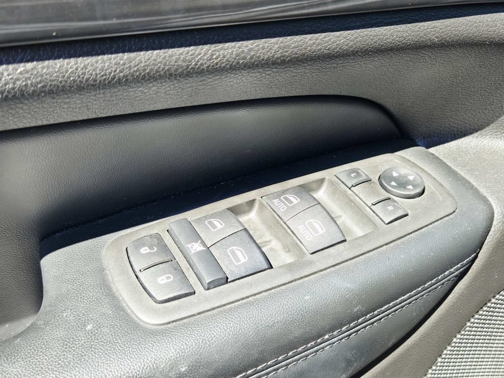 Certified 2021 Jeep Grand Cherokee Laredo X AWD/4WD image 32