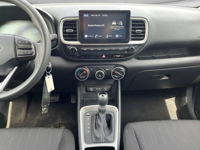 Used 2024 Hyundai Venue SE FWD image 13