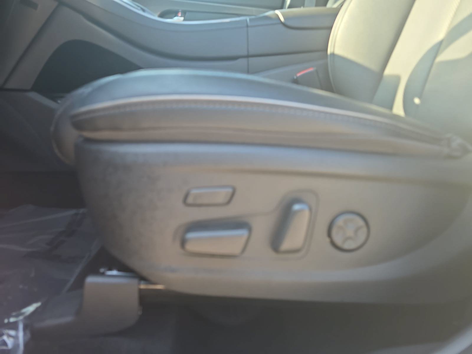 Used 2023 Hyundai Santa Fe Limited AWD/4WD image 29