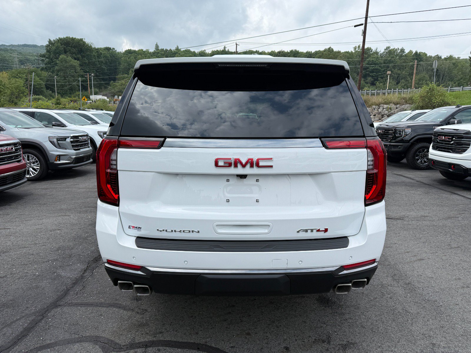 New 2026 GMC Yukon XL AT4 AWD/4WD image 4