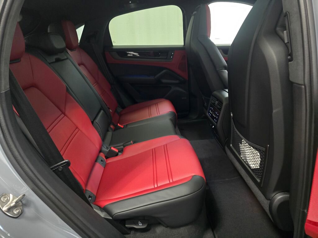 New 2026 Porsche Cayenne GTS image 26
