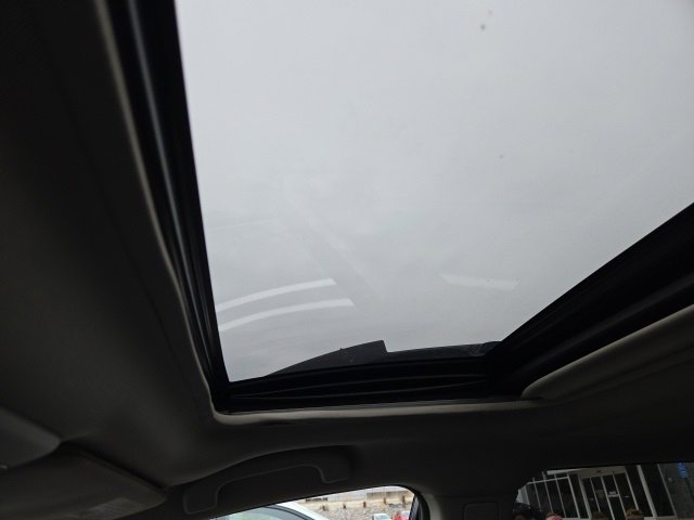 Used 2017 Subaru Outback 2.5i Limited image 12