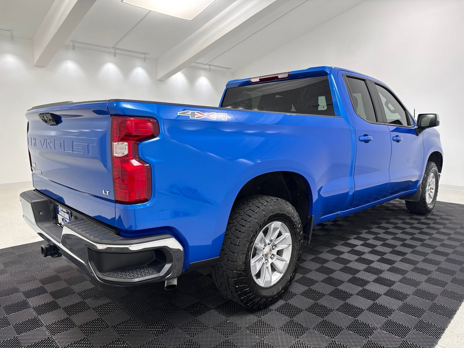 Used 2025 Chevrolet Silverado 1500 LT w/ Protection Package AWD/4WD image 8