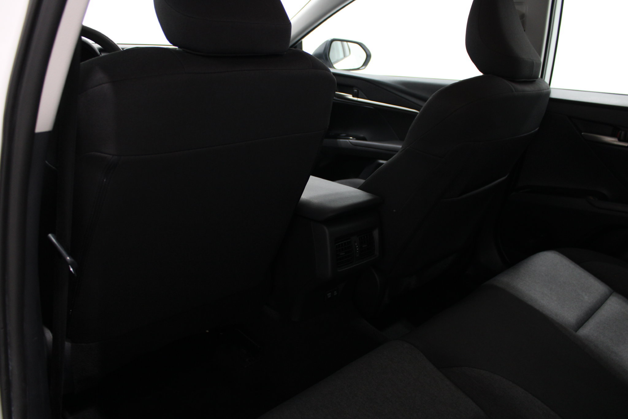 Used 2025 Toyota Camry LE FWD image 16