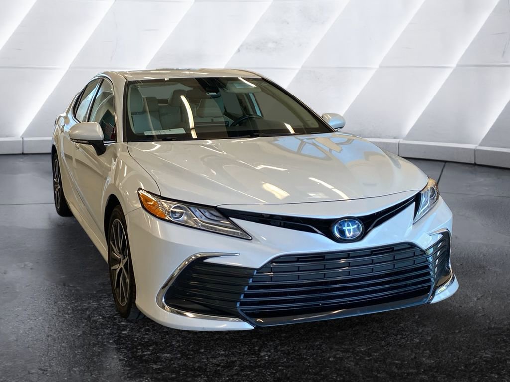 Used 2022 Toyota Camry XLE image 1
