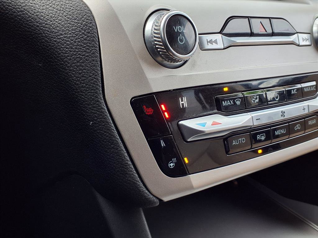 Used 2021 Ford Explorer XLT w/ Equipment Group 202A image 5