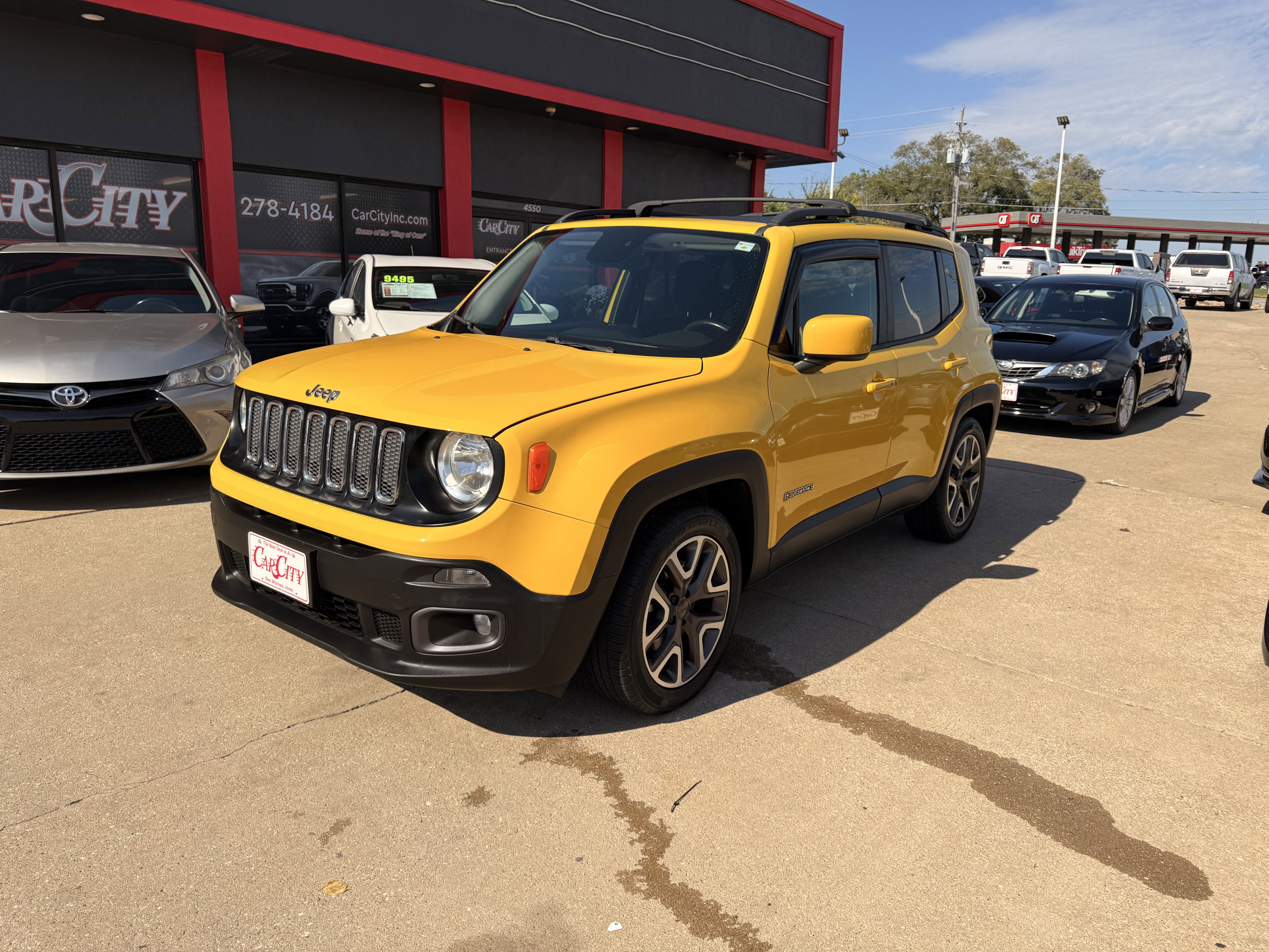 Used 2015 Jeep Renegade Latitude w/ Popular Equipment Group image 2