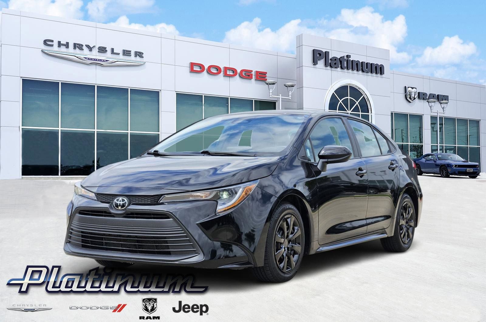 Used 2024 Toyota Corolla LE FWD image 2