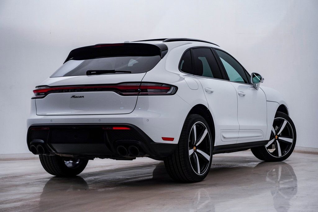 Certified 2025 Porsche Macan image 11