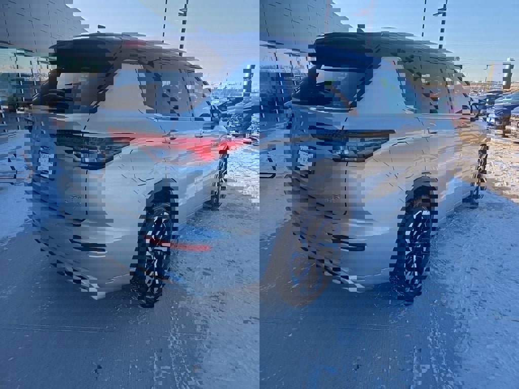 Used 2023 Mitsubishi Outlander SEL image 5