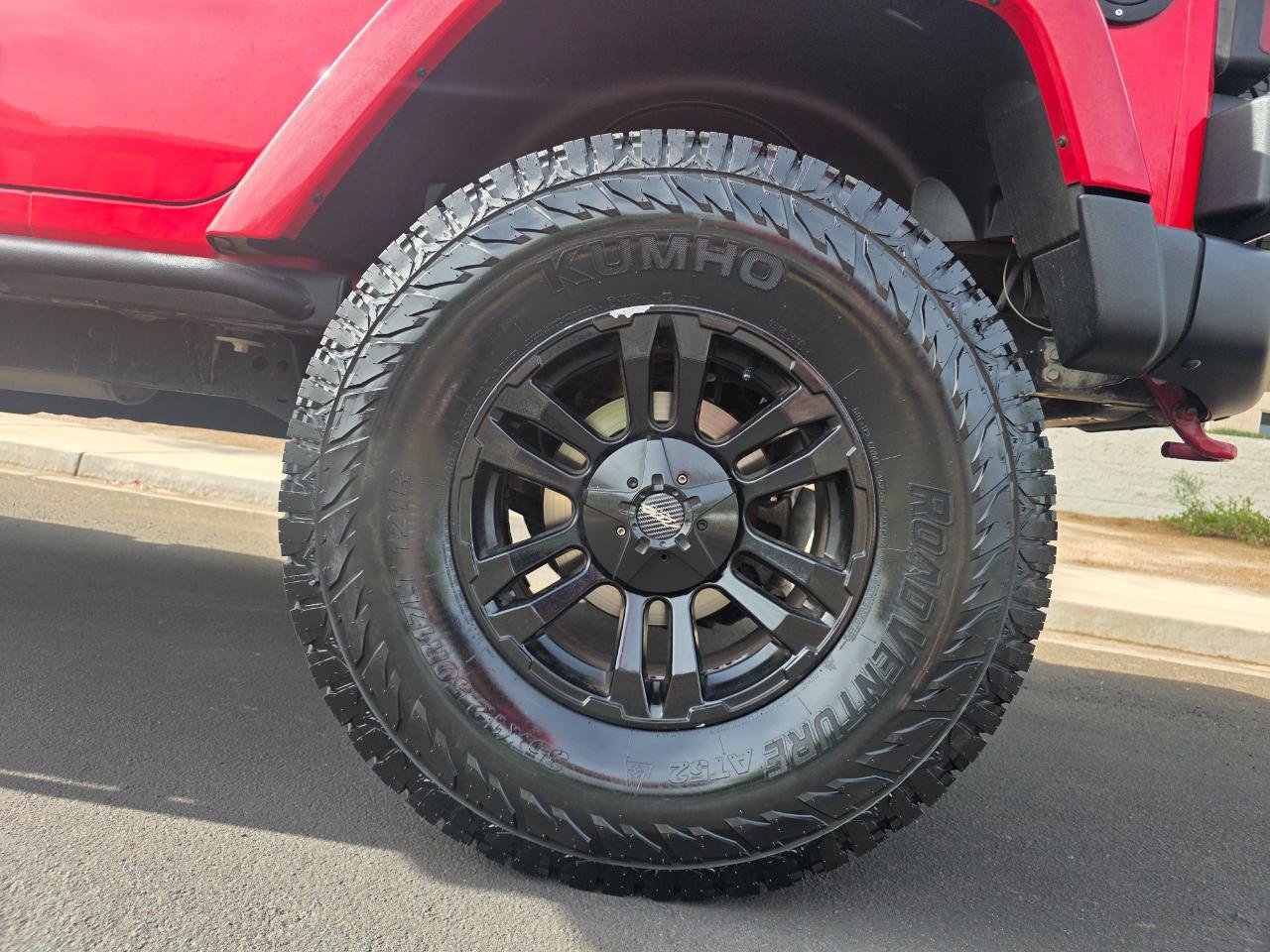 Used 2016 Jeep Wrangler Unlimited Rubicon AWD/4WD image 9