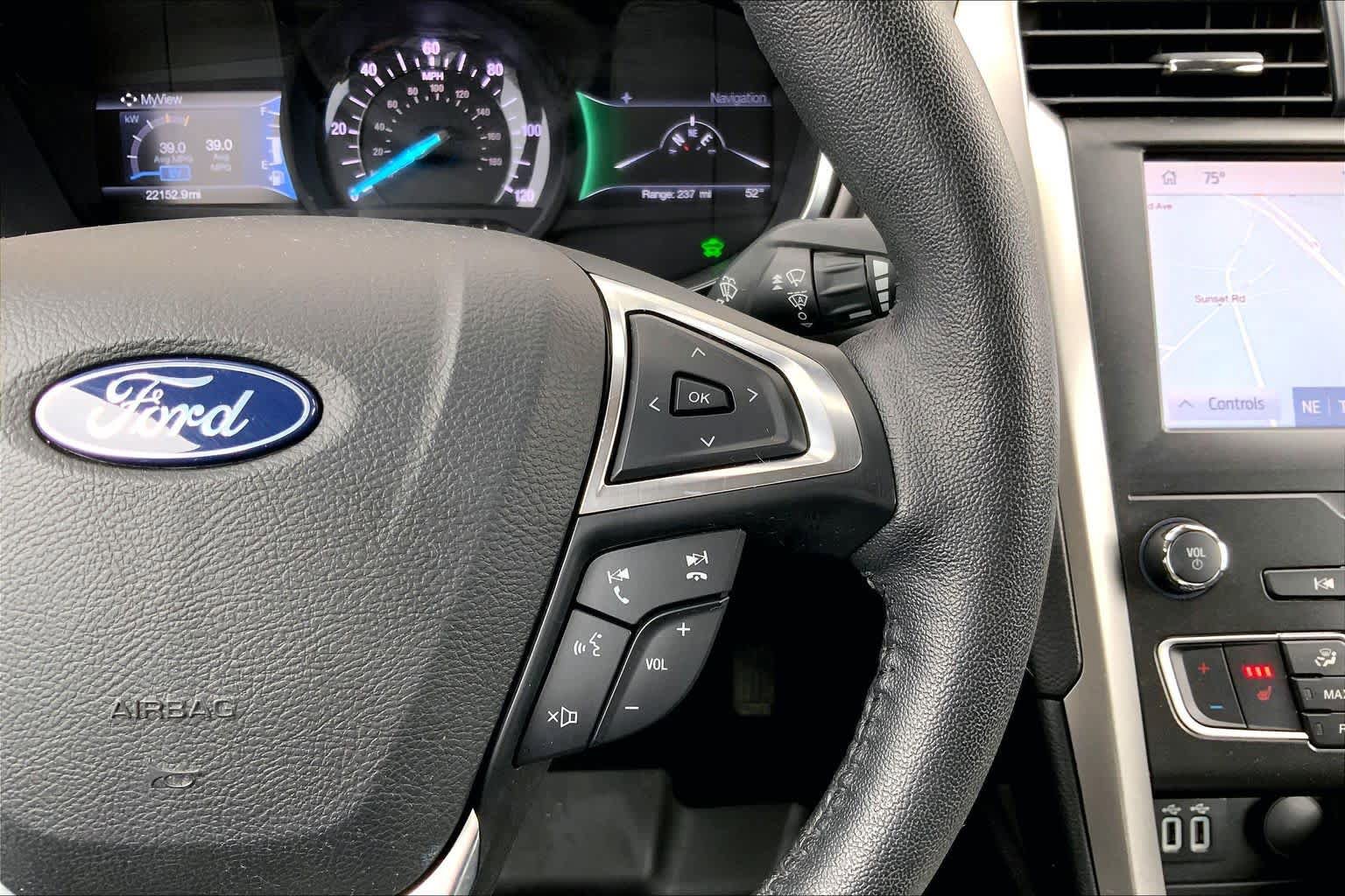 Used 2020 Ford Fusion SEL FWD image 25